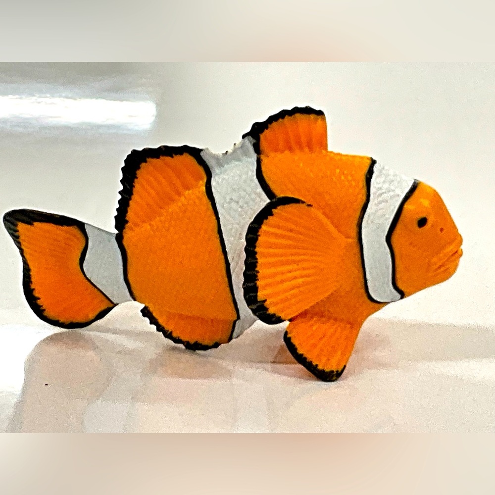 CLOWN ANEMONEFISH Animal Figurine 2017 Safari Ltd. toy Incredible Creatures